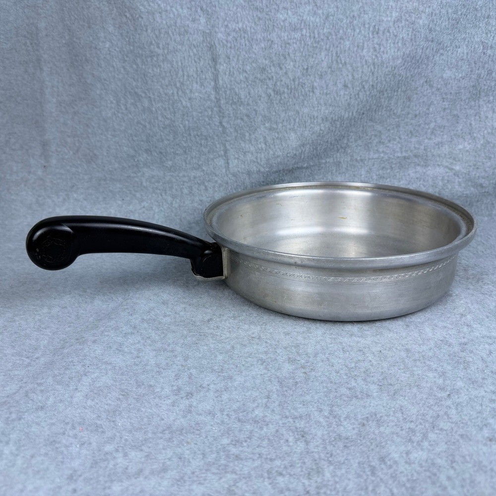 Vintage Mirro Masterbilt Skillet 10.25 Inch Aluminum Frying Pan 1300 Made In USA